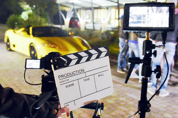 Noleggio auto per set cinematografici, film, tv, video aziendali e cerimonie.